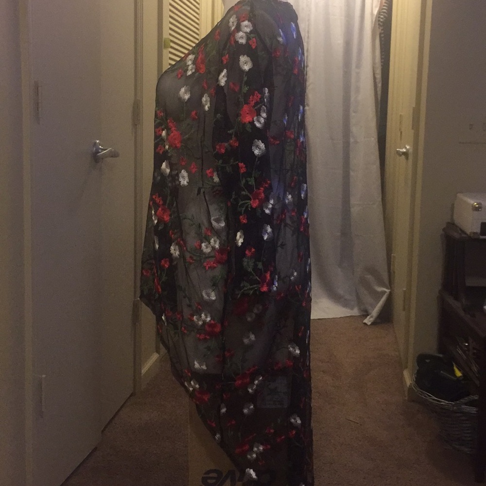 Top - Picture 2 of 3